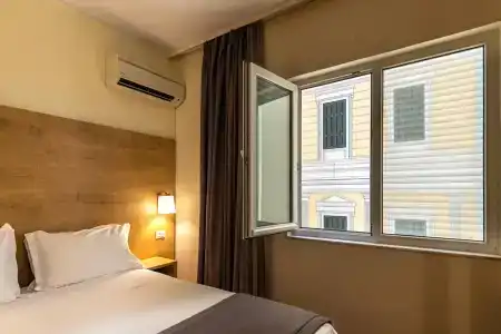 Polis Grand - 4