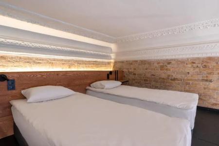 Globe Runner Hostel - 100