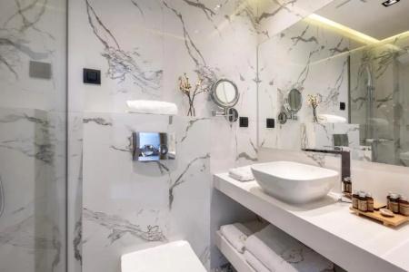 Emily's Luxury Suites - 74