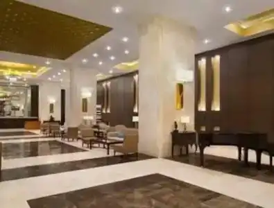 Ramada Plaza - 28