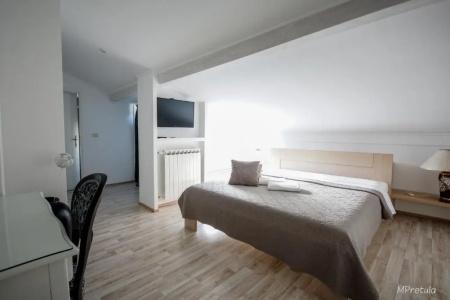 and Rooms Degra - 24