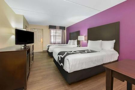 La Quinta Inn by Wyndham Miami Airport North - 16