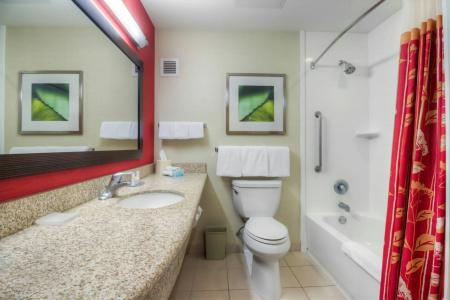 Courtyard by Marriott - 9