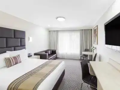 Garden City, Best Western Signature Collection - 28
