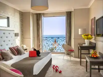 Hôtel Le Royal Promenade des Anglais - 77