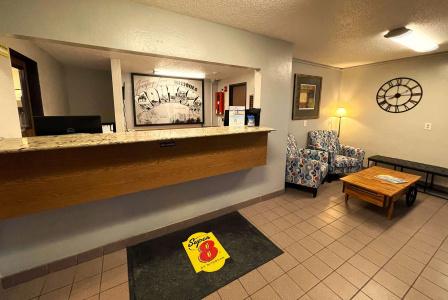Super 8 by Wyndham/Brooks Street - 0