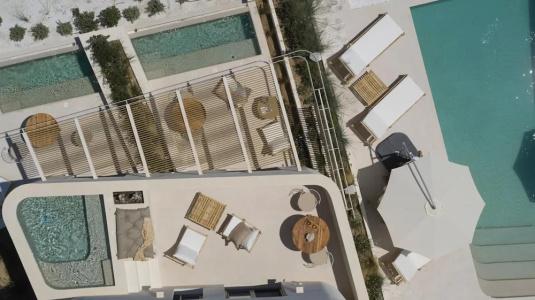 White Pebble Suites - 11