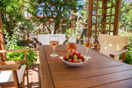 Stamatakis Boutique Studios - 98