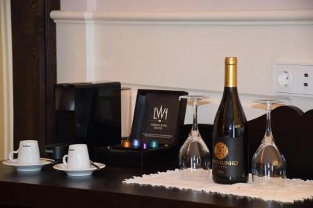 Lisbon Wine - 50