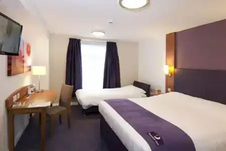Premier Inn Hanger Lane - 5