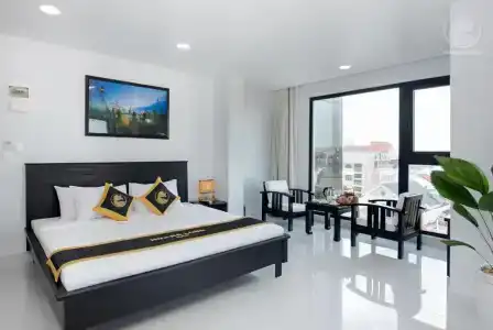 Hoang Long - 111