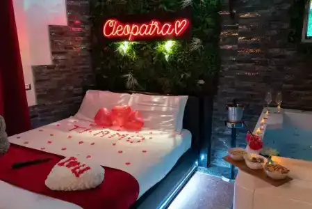 Cleopatra - 61