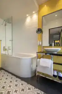 Les Matins de Paris & Spa - 69