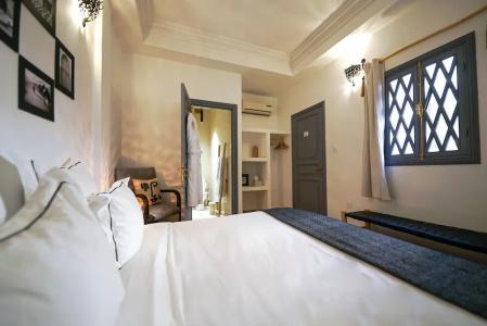 Riad Amya - 27