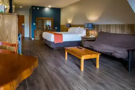 Glacier House & Resort - 107