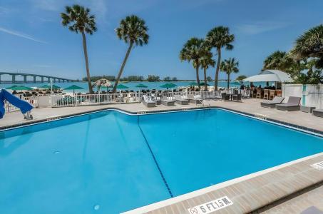 DreamView Beachfront & Resort - 18
