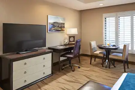 Empress La Jolla - 46