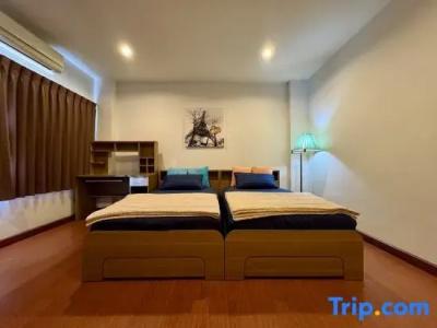 Ananas Phuket Central Hostel - 42