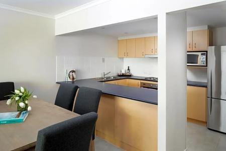 Rydges - 72