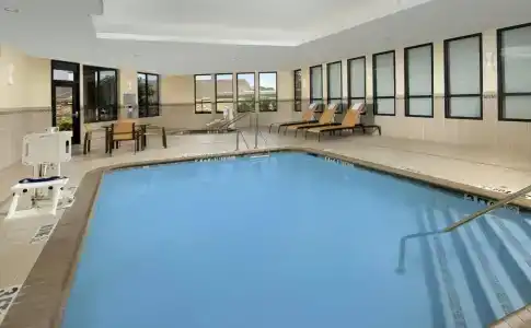 Courtyard by Marriott - 14