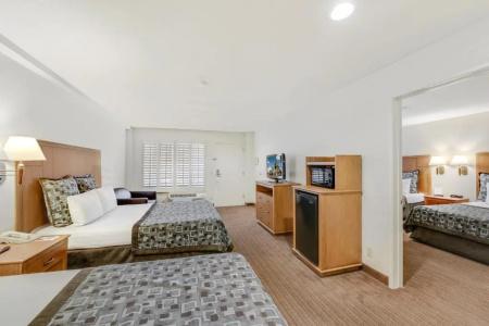 Anaheim Desert Inn & Suites - 21