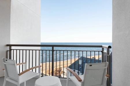 Deltas by Marriott Virginia Beach Bayfront Suites - 31