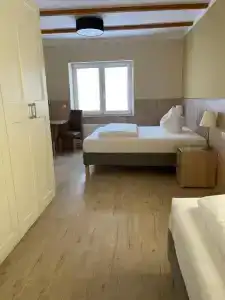 Select Suites & Aparts - 114