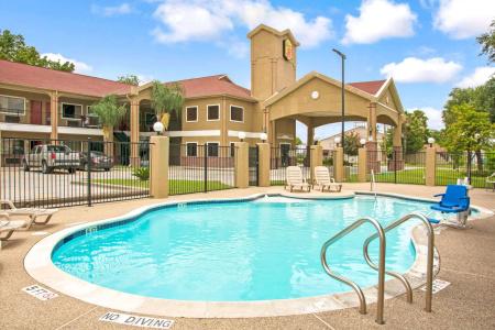 Super 8 by Wyndham Houston/Brookhollow NW - 9