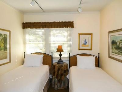 Briarwood Inn - 218