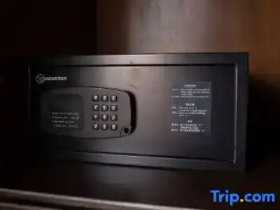 At Gate Thaphae - 77