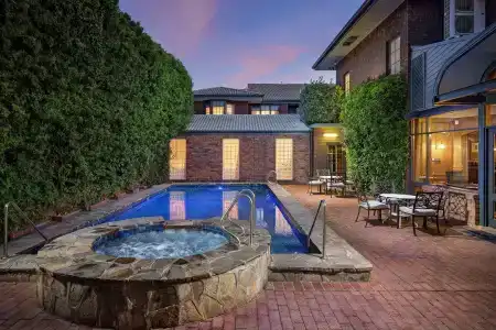 Adelaide Inn - 13