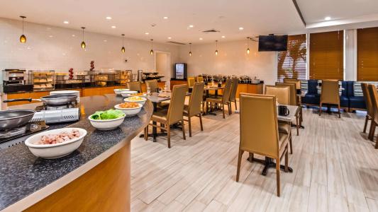 Best Western Plus Atlantic Beach Resort - 37