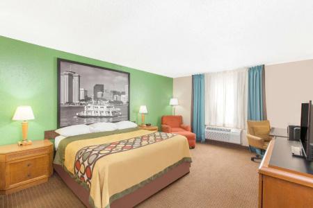 Super 8 by Wyndham LA - 14