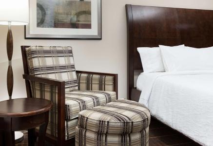 Hilton Garden Inn Airport - 2