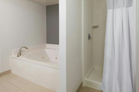 Courtyard by Marriott/Wrightsville Beach - 8