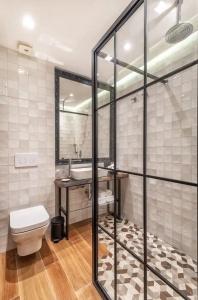 One Luxury Suites - 156