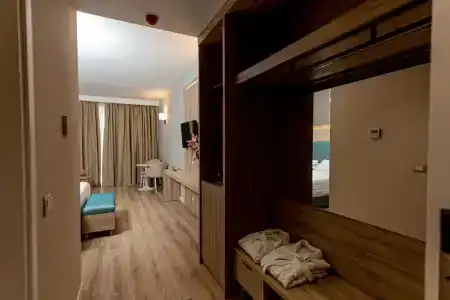 Regina Blu - 51
