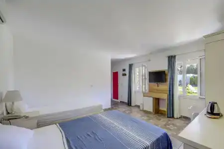 Kefi Beach & Suites - 79