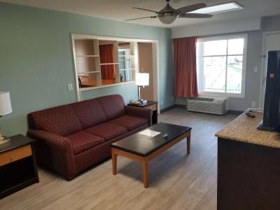 Best Western Plus Holiday Sands Inn & Suites - 121