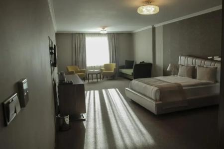 Royal Milano - 14