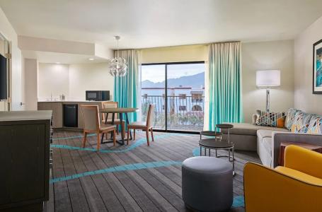 Sheraton Tucson & Suites - 86