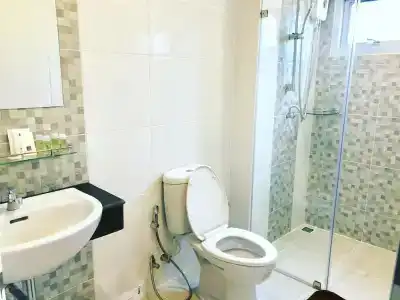 The Lux Ladprao 10 - 24