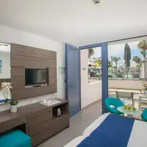 Limanaki Beach & Suites - 34