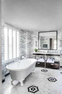 The Bloomsbury - 9