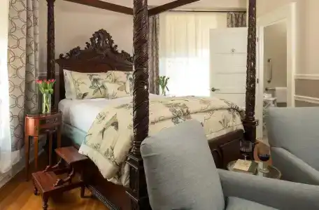 Albemarle Inn - - 52