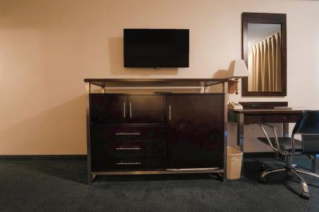 Royal Plaza Inn - 80