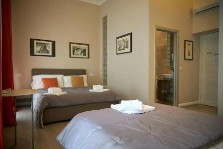 The Roman Empire Guesthouse - 127