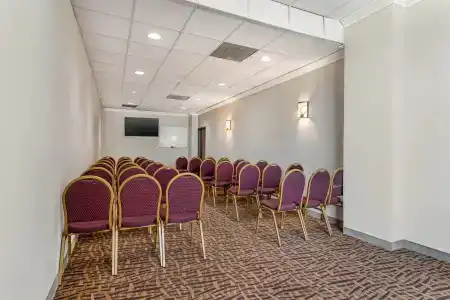 Comfort Suites Bush Intercontinental Airport - 12
