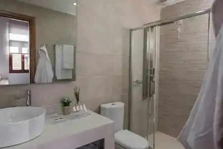 Bluebell Luxury Suites - 21