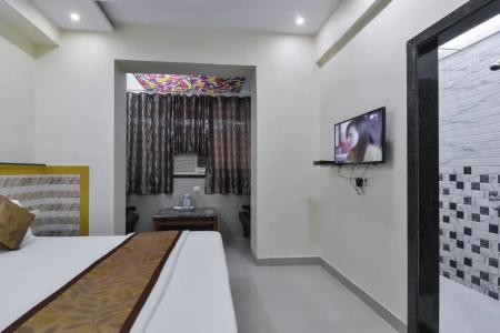Aroma- Dadar - 57